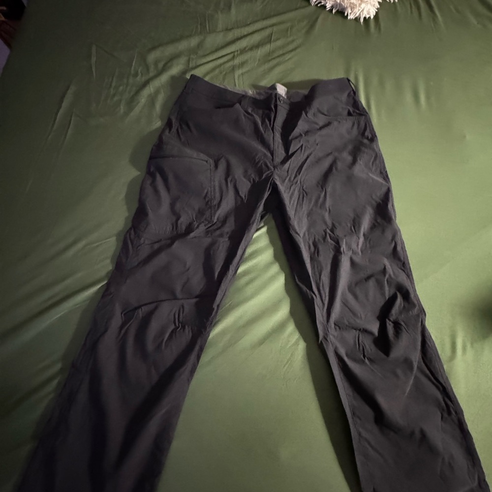 Eddie Bauer Men's Dark Gray Cargo Pants